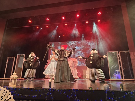 Alica in čarobno novoletno zrcalo (4)